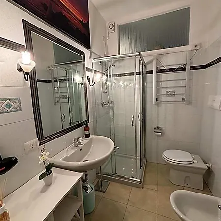 Assaje Guestroom