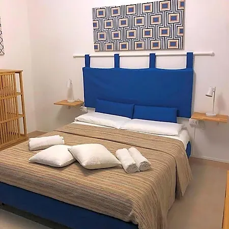 Assaje Guestroom
